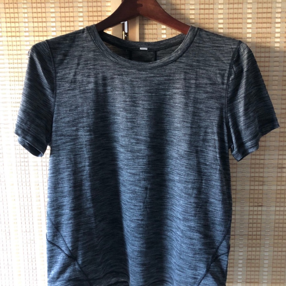 LULULEMON Top Women’s Size 6